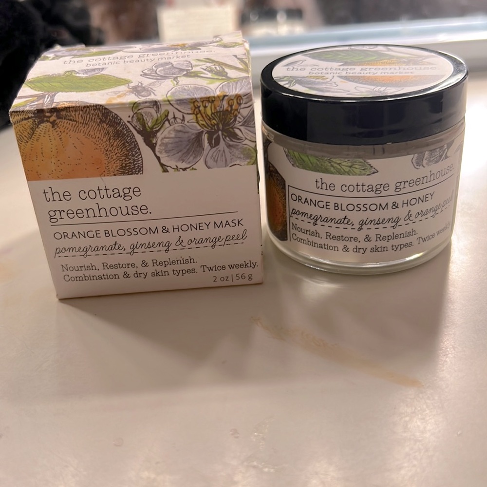 This is a nourishing, restoring, and replenishing mask.